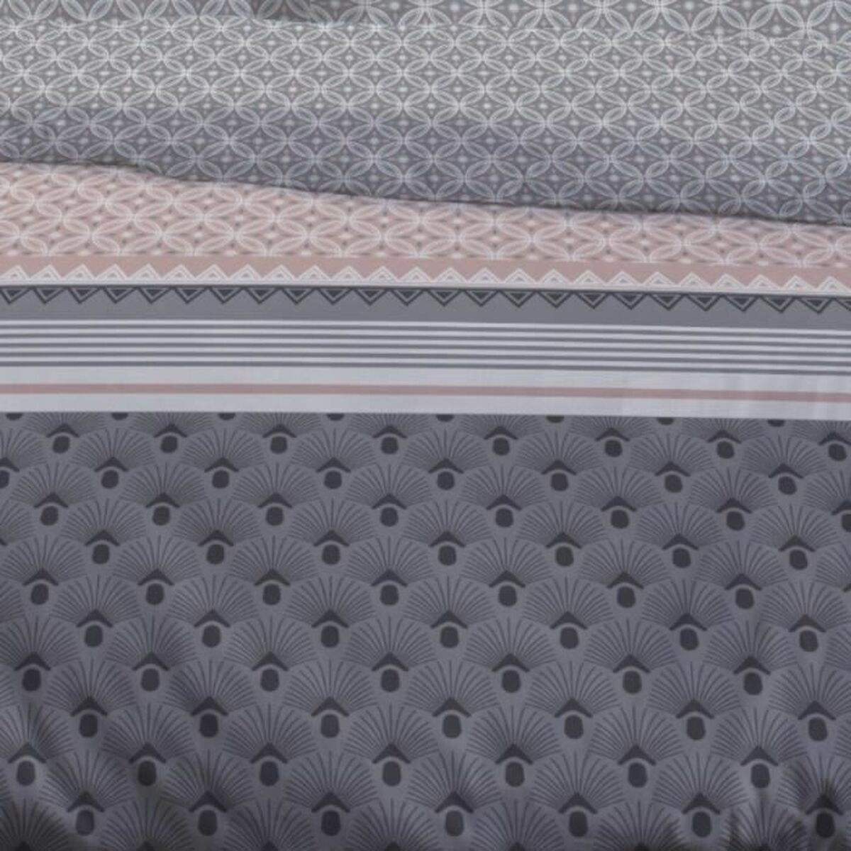 V6HC6759FCF05CC1D08617E1C3AEF73F349R7242670P2