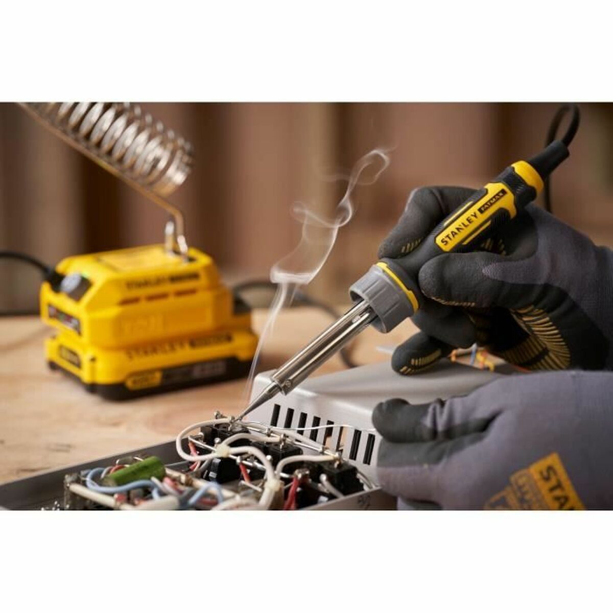 V4HFD06F511069D356071702724F02EAF69R7261244P5