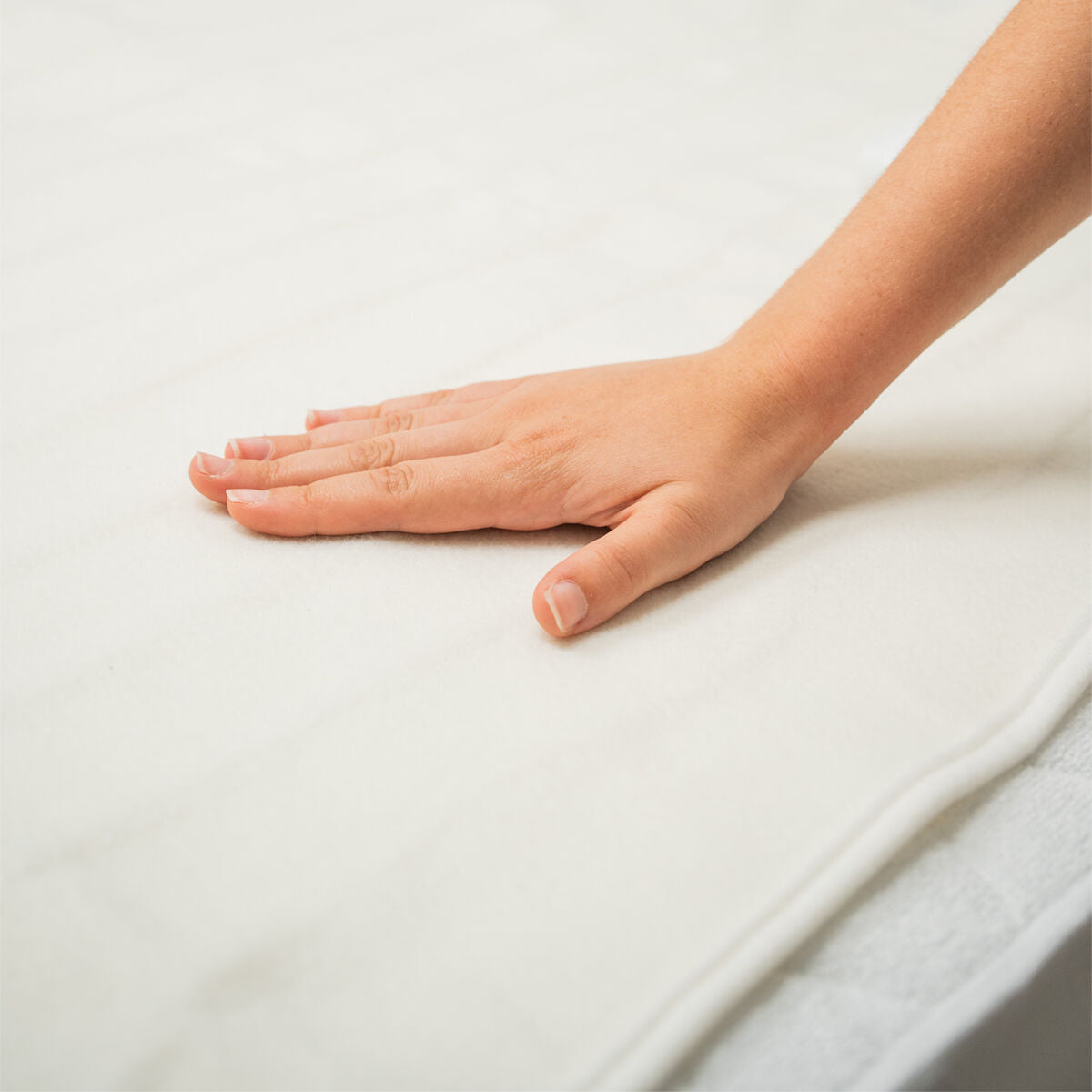 V3H0B1CDA8B72342D172992D707CBA56D8CR7672333P6